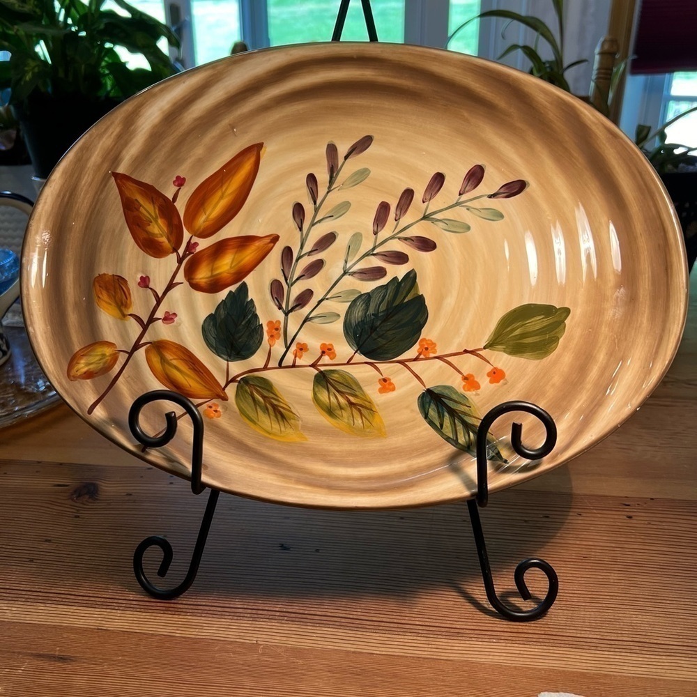 Shadow Wood Platter Chop Plate. 13.25"
Gibson Ceramic Brown,Green, Tan, and Red